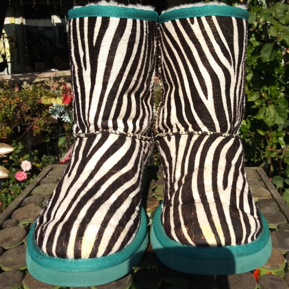 Animal print pony hair Uggs size 5